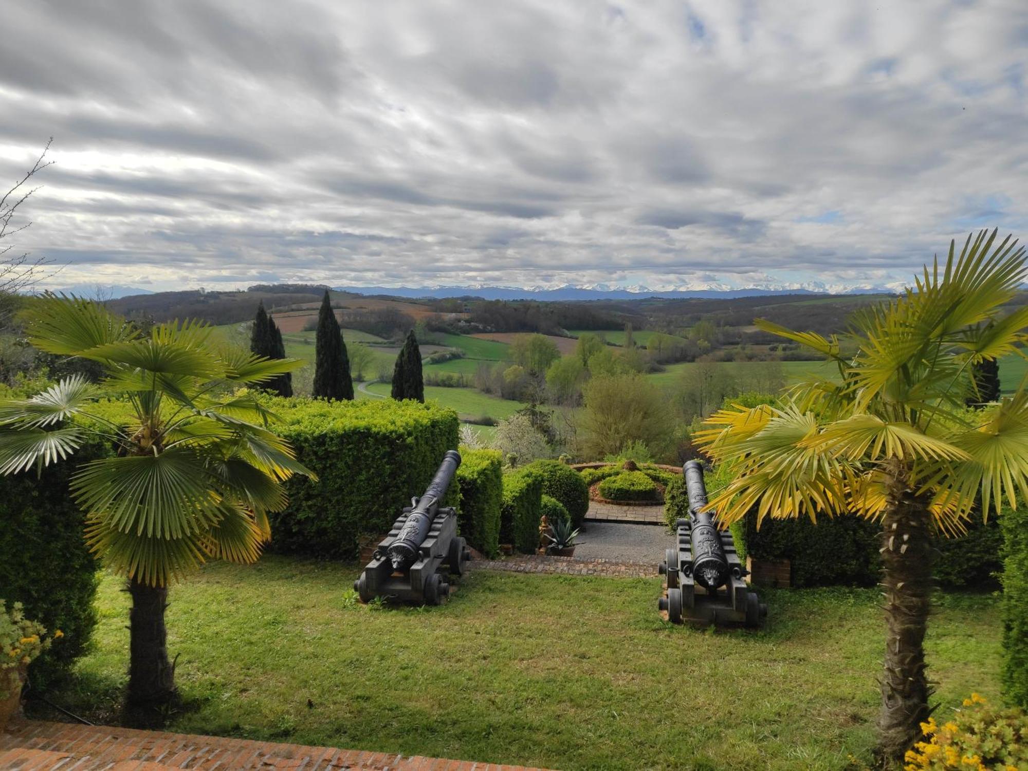 Chateau De Pys Guest House Latrape 外观 照片